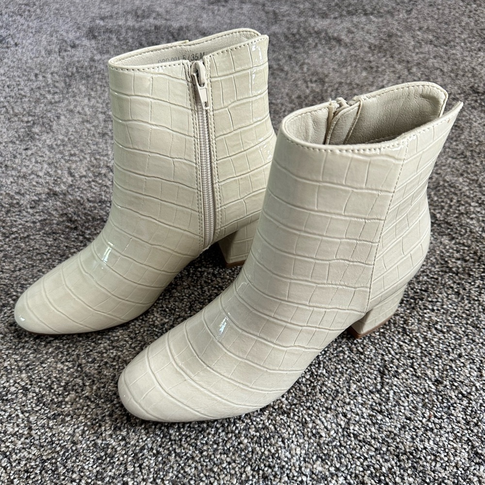 Chinese Laundry Women's Davinna Bootie In Cream Glas Croc 5 Just Tried On